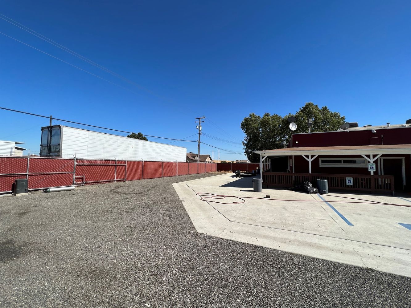 Turn Key Bar & Apartment in Riverdale, CA: 5020 19 1/2 Ave, Riverdale, CA 93656